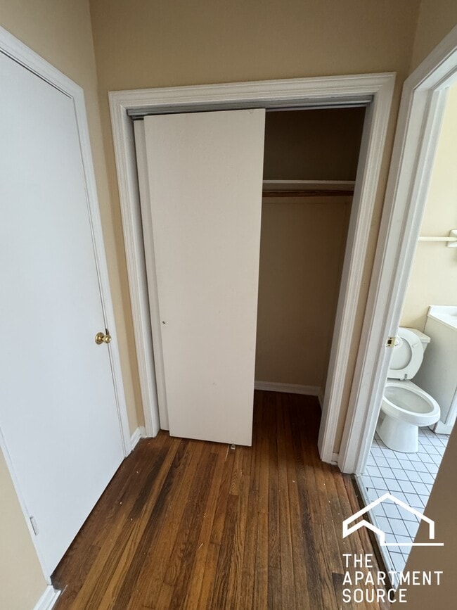 Photo - 7726 N Marshfield Ave Unidad 7726 1C