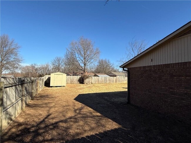 Photo - 350 E Margaret Pl