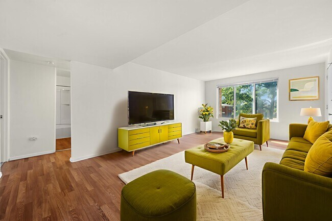 Building Photo - COURTYARD GARDENS APARTMENTS