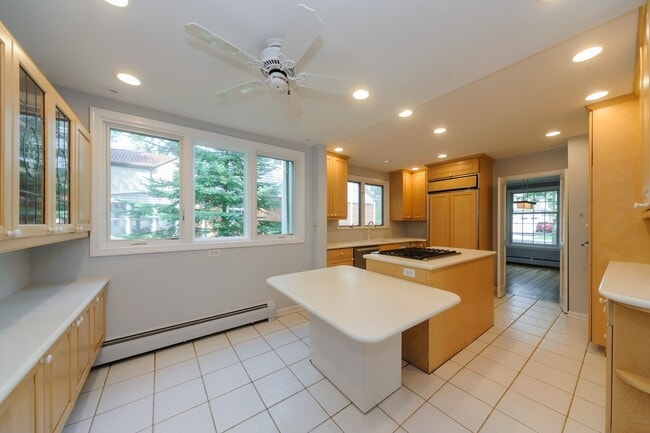 Photo - 706 Juniper Rd