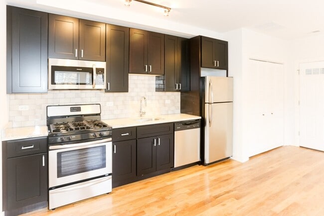 Photo - 2015 W Eastwood Ave Unit M08R