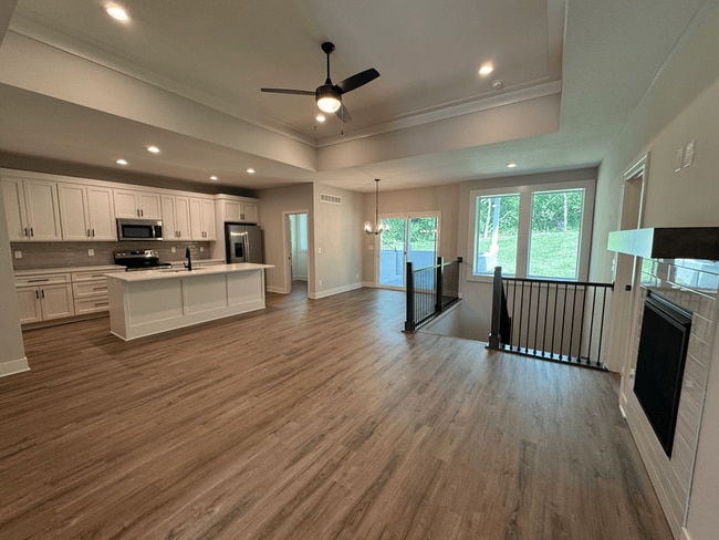 Photo - 1613 SW Hedgewood Ln