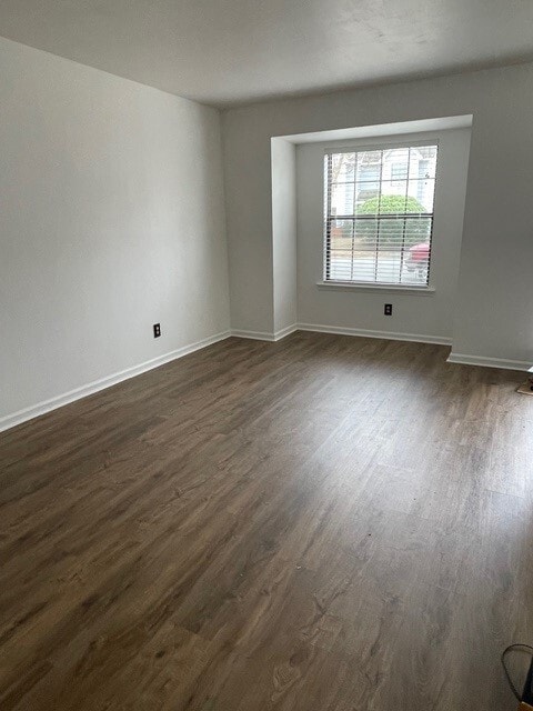 Photo - 1685 Hunters Run Dr