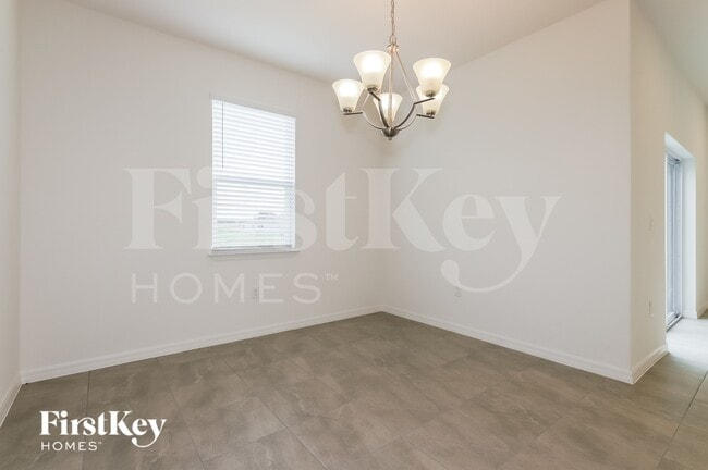 Photo - 210 Windsor Reserve Dr