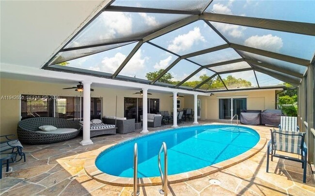 Building Photo - 601 N 44th Ave