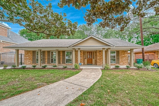 Building Photo - 3710 Linkview Dr