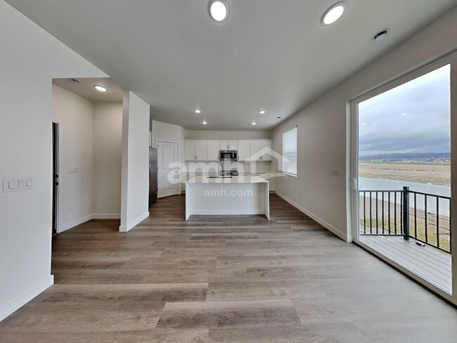 Photo - 1284 W Mahogany St