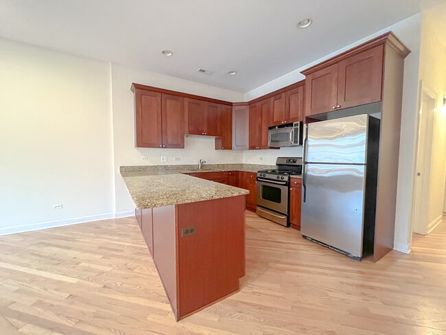 Photo - 1436 W Belmont Ave Apartments Unit 2