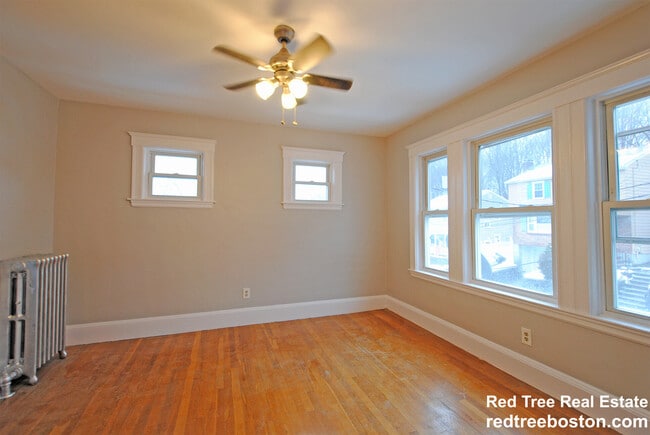 80 Langley Rd Unit 1