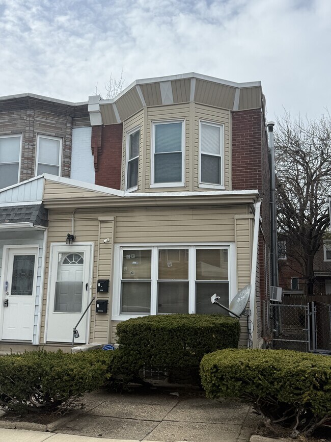 Photo - 5734 Vandike St