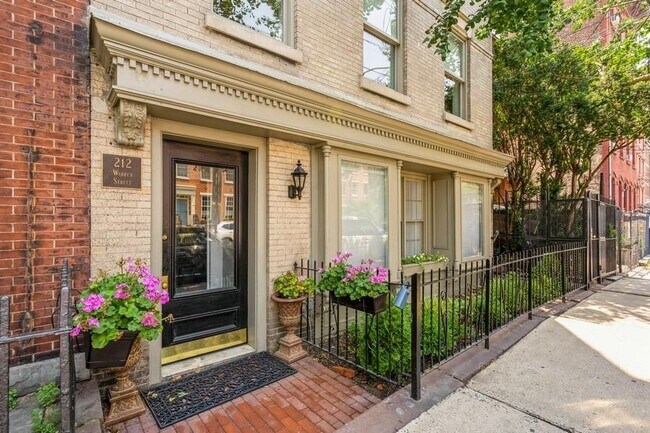 Building Photo - 212 Warren St Unit 3A Rental