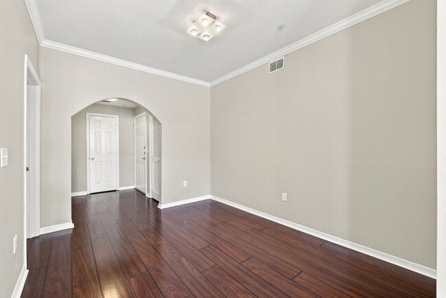 Photo - 501 Knights Run Ave