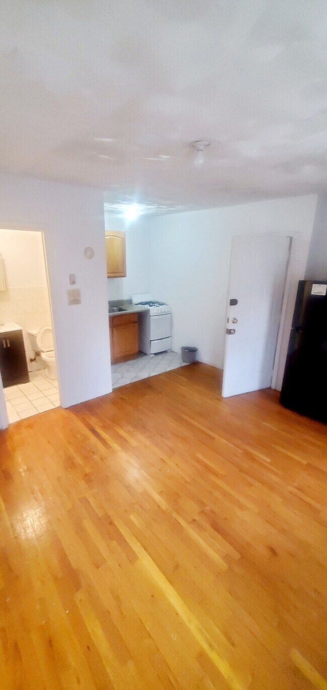 Photo - 446 Herkimer St Apartments Unit 2L