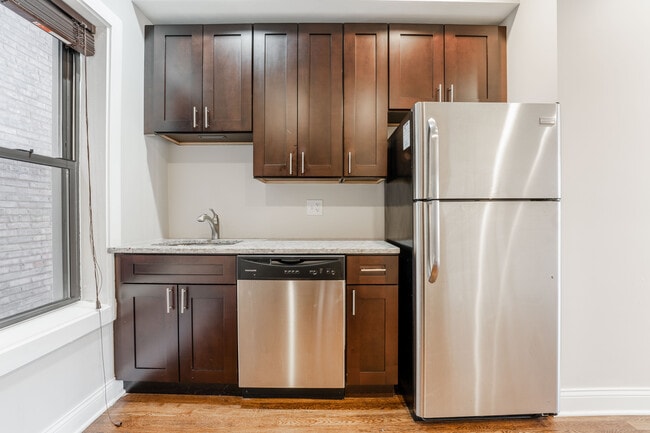 Photo - 527 W Barry Ave Unit 3N
