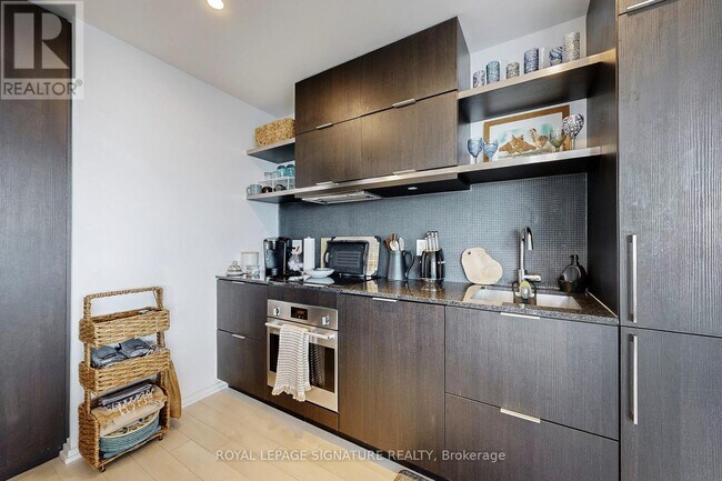 Photo - 197 Yonge St Unit 5811
