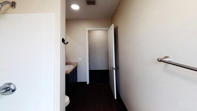 Photo - 3554 E Washington Ave Unit 204