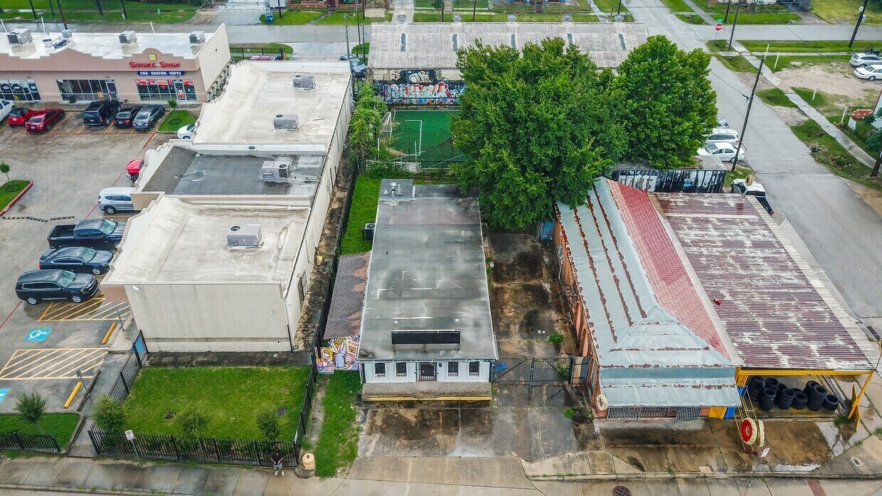 Photo - 1804 N Main St