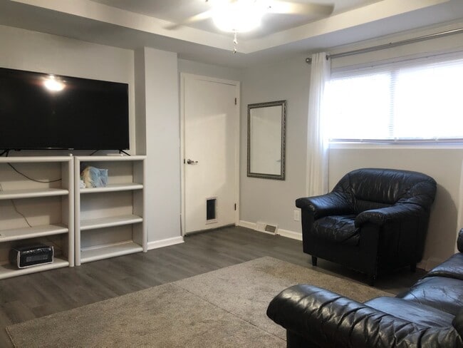 Photo - 108 Orris St