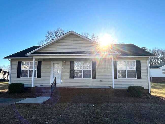 Building Photo - 3BR 2BA House, 171 Third Avenue, China Grove $1495.00
