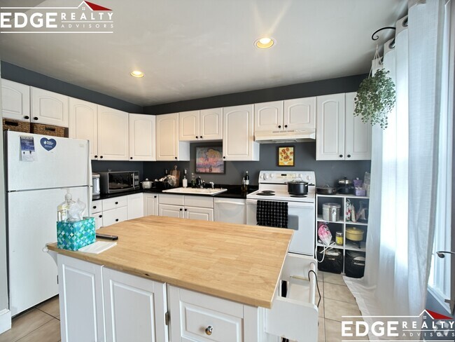 Building Photo - 512 Massachusetts Ave Unit 4 Rental