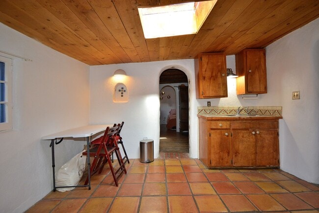 Photo - 142 Duran St