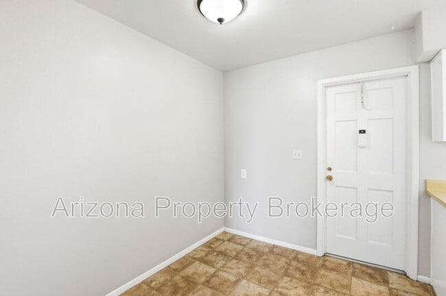 Photo - 3934 E Piccadilly Rd