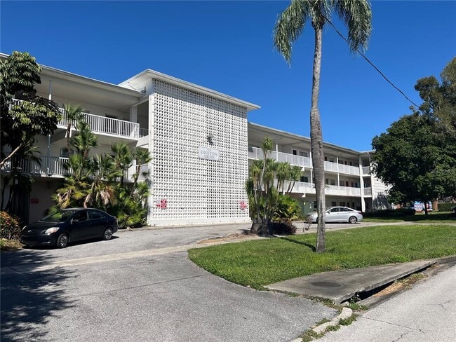 Photo - 5155 9th Ave N Unidad 208