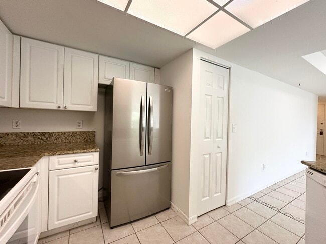 Photo - 300 Crestwood Ct N Unit 302