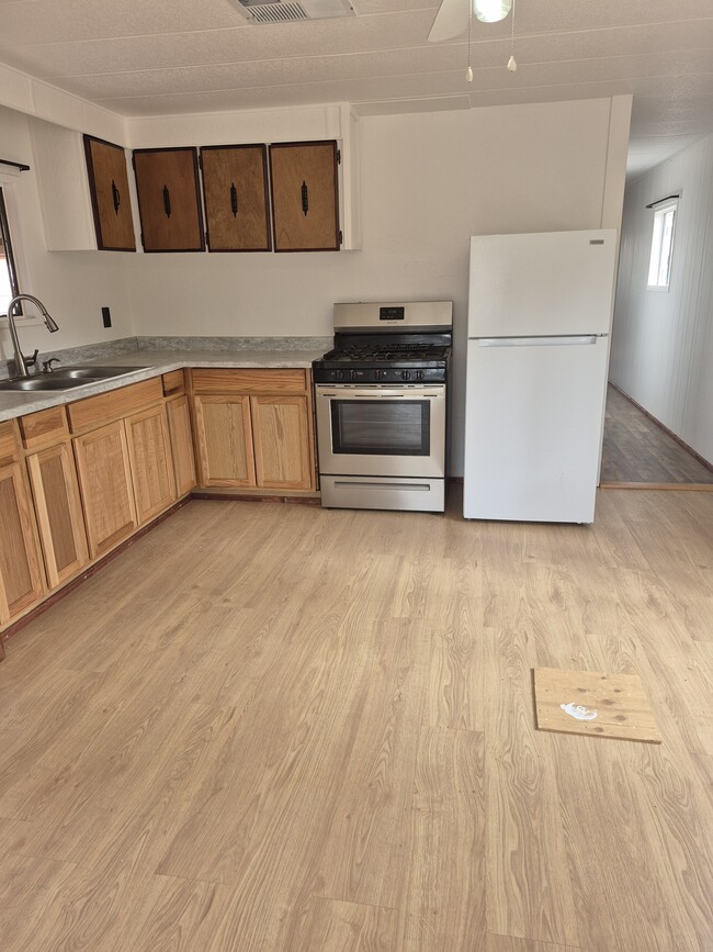 Photo - 211 N 1st St