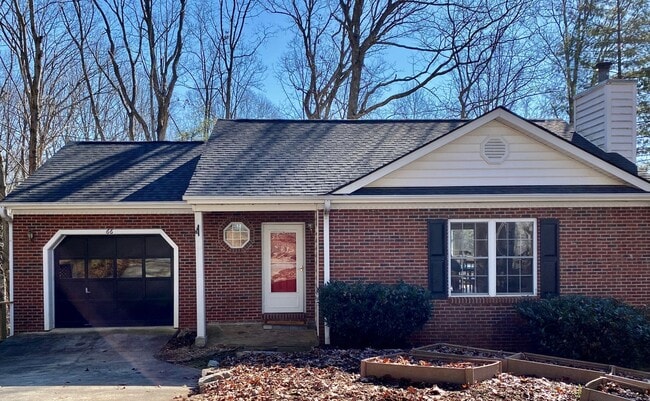 Building Photo - South AVL - Three Bedroom home with Wooded...