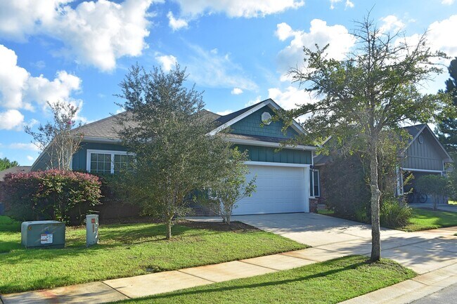 Photo - 103 Lagrange Landing