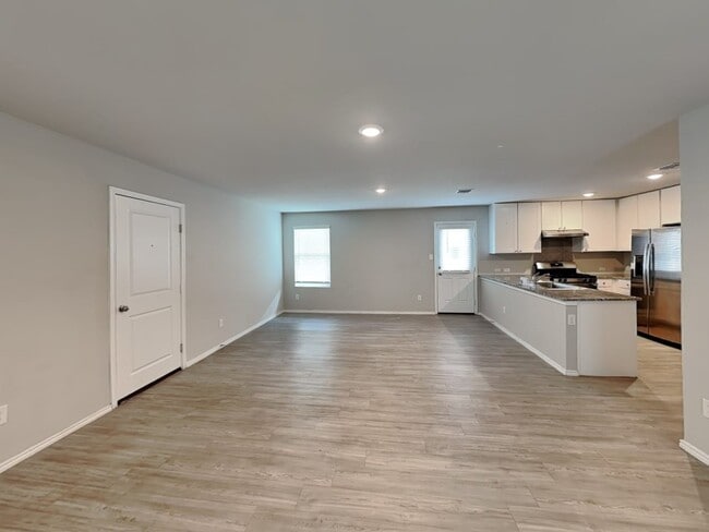 Photo - 7310 Adaja Riv