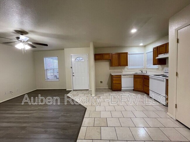 Photo - 121 Cambridge Dr Unit 1