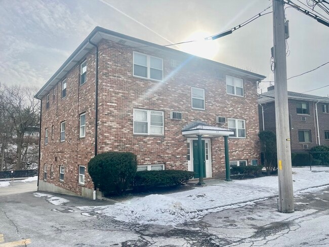 Building Photo - 304 College Farm Rd Unit 1