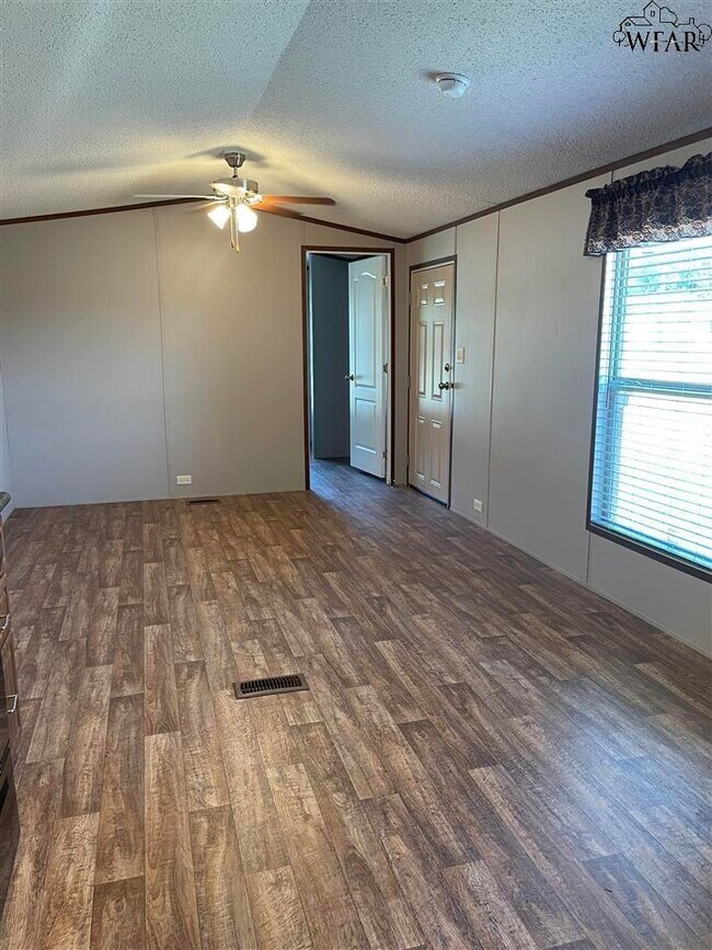 Photo - 1007 S Wall St