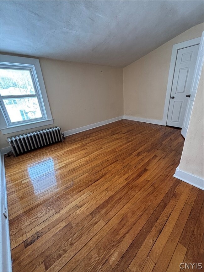 Photo - 309 Mullin St