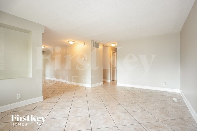 811 Salem Ln