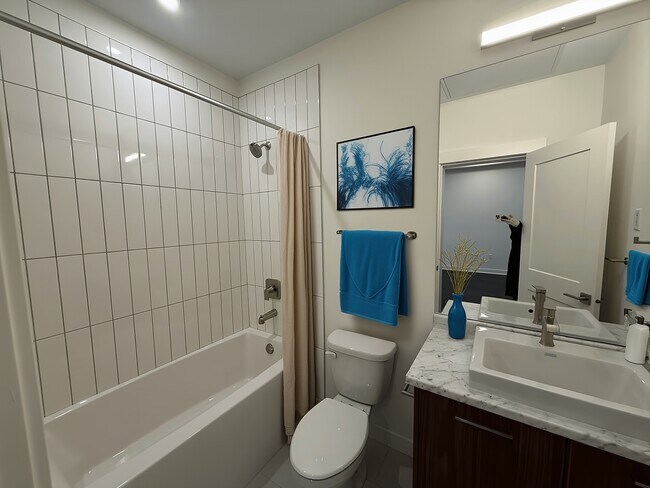 Photo - 5382-200 200 St