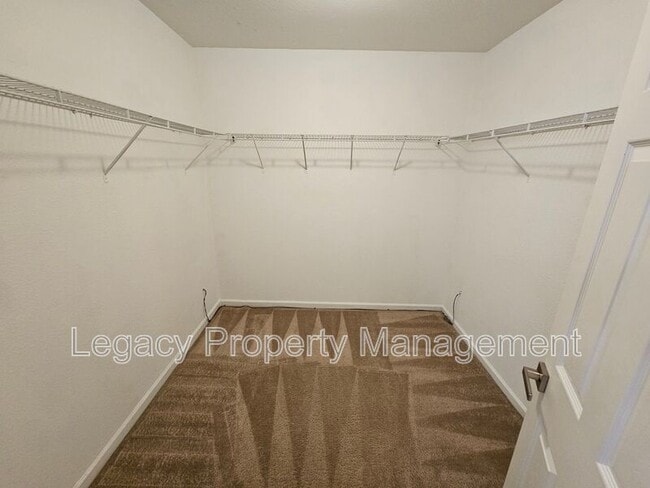 Photo - 312 Walnut Crossing Dr