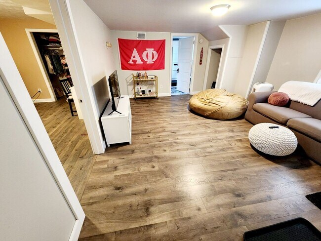 Photo - 217 McLane Ave Unidad 217 A