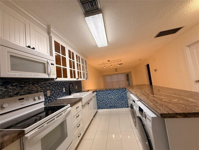 Photo - 13741 Flora Pl Unidad B