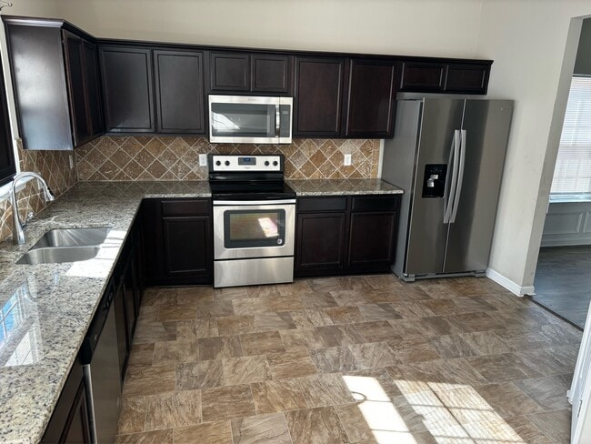 Photo - 668 Red Oak Ln