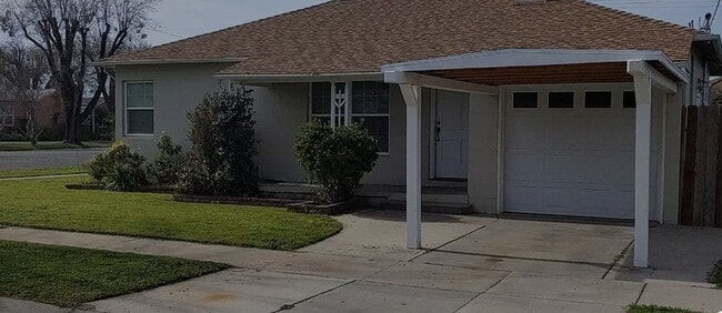 Photo - 1302 Sampson St