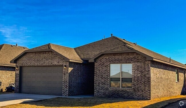 Building Photo - 4 bed 2 bath 2 car garage Frenship ISD! Rental