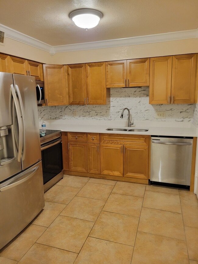 Building Photo - 631 Northlake Blvd Rental