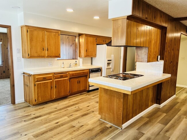 Building Photo - 6212 Friant Dr