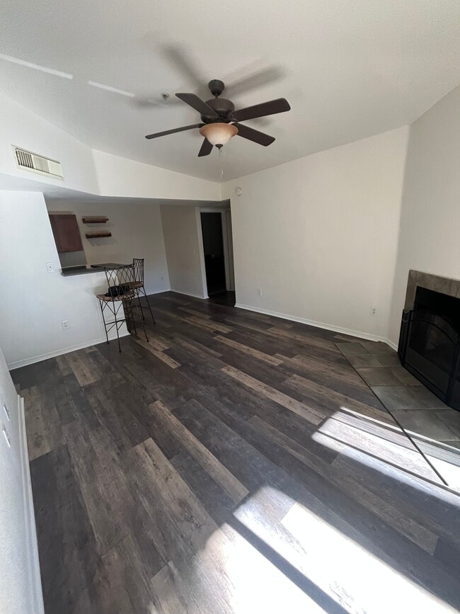 Photo - 1385 W University Ave