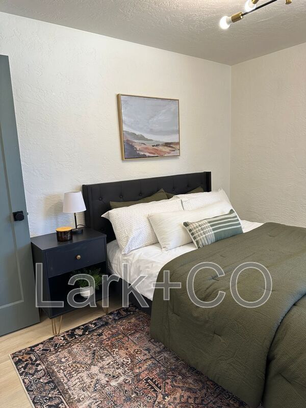 Building Photo - 1117 E St Vrain St Rental