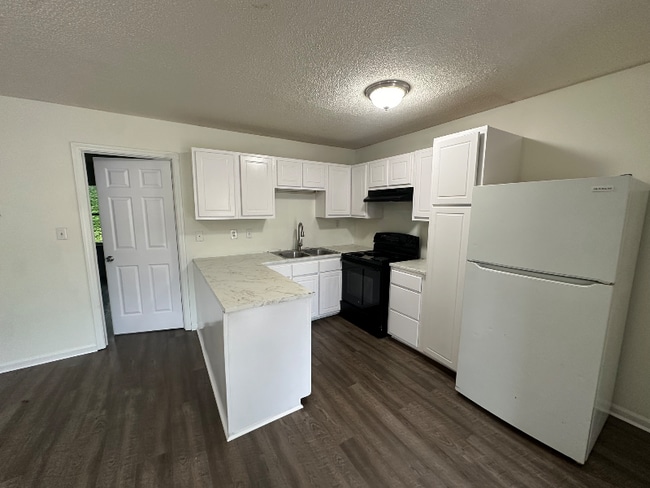 Photo - 1954 Lakeview Rd Unit D