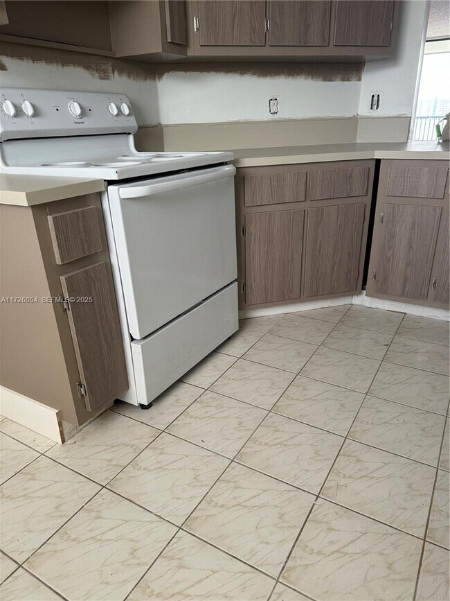 Photo - 117 Lake Emerald Dr Unit 202